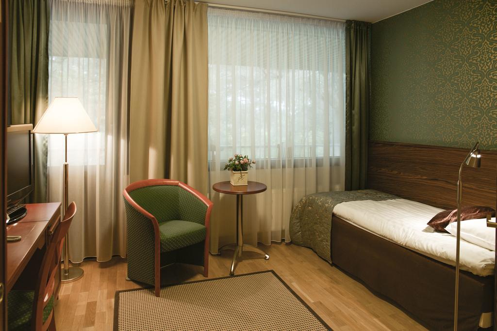 Hotel Fjalar Сало Экстерьер фото